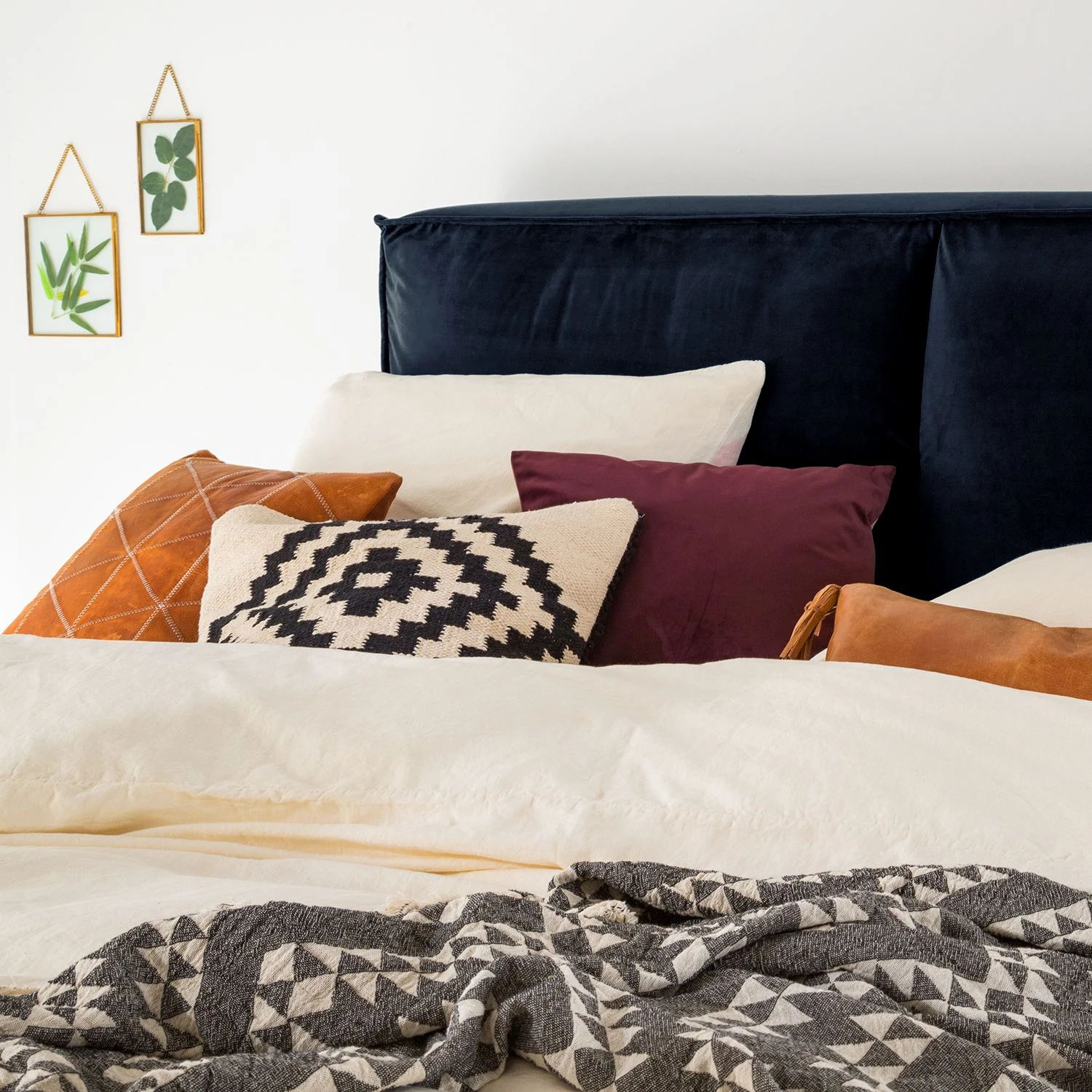 Boxspringbett Kinx - Samt Fraya: Marineblau - 180 x 200cm - H2 - 130 cm 12 Boxspringbett Kinx - Samt Fraya: Marineblau - 180 x 200cm - H2 - 130 cm – Bild 10