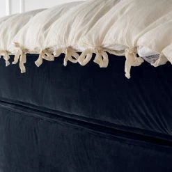 Boxspringbett Kinx - Samt Fraya: Marineblau - 180 x 200cm - H2 - 130 cm 33 Boxspringbett Kinx - Samt Fraya: Marineblau - 180 x 200cm - H2 - 130 cm -Deutschland Betten Verkäufe 2022 1000125281 180914 15111118 GALLERYIMAGES P000000001000125281