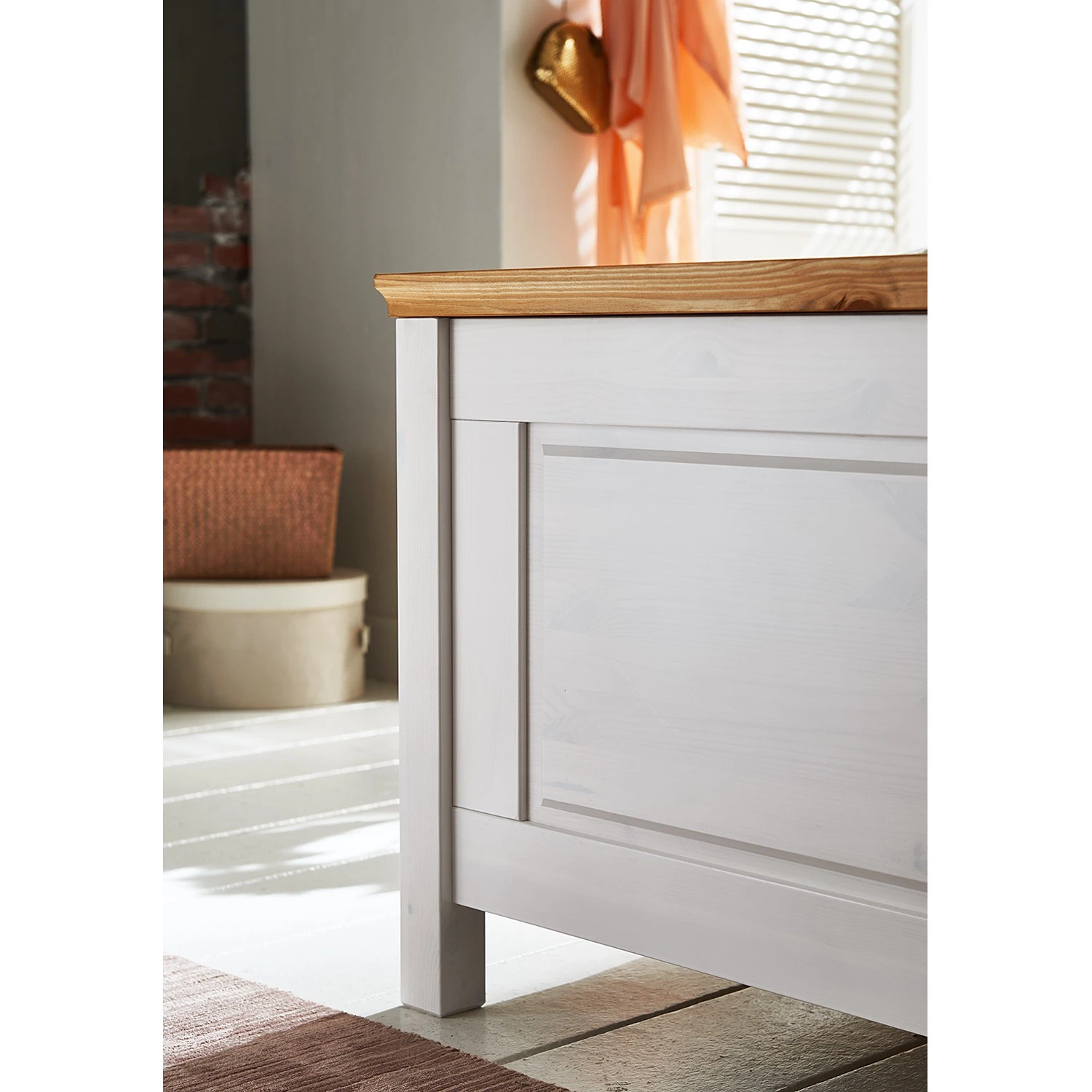 Maison Belfort Massivholzbett Bergen - Kiefer Weiß / Kiefer Laugenfarbig - 200 x 200cm 9 Maison Belfort Massivholzbett Bergen - Kiefer Weiß / Kiefer Laugenfarbig - 200 x 200cm – Bild 7