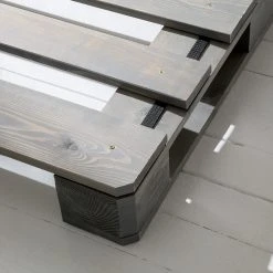 Palettenbett Smood - Massivholz Kiefer - Grau - 180 x 200cm 26 Palettenbett Smood - Massivholz Kiefer - Grau - 180 x 200cm -Deutschland Betten Verkäufe 2022 1000126508 200406 08231100046 DETAILS P000000001000126508