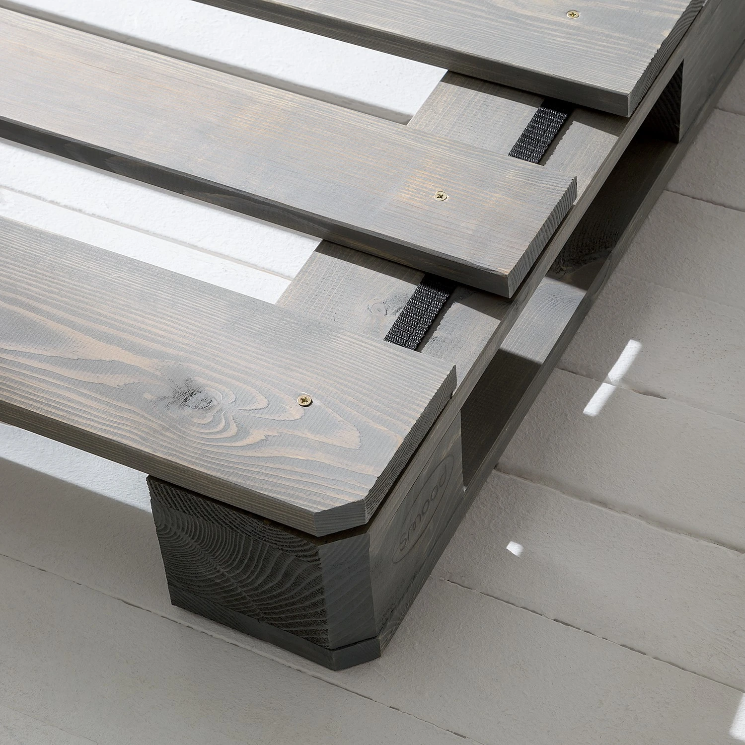 Palettenbett Smood - Massivholz Kiefer - Grau - 180 x 200cm 13 Palettenbett Smood - Massivholz Kiefer - Grau - 180 x 200cm – Bild 11