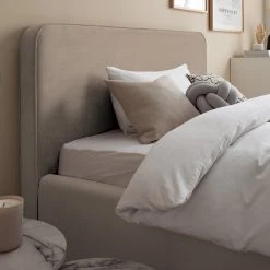 Mørteens Polsterbett Karelia II - Samt Ravi: Beige - 180 x 200cm - Ohne Stauraum -Deutschland Betten Verkäufe 2022 1000208254 200710 17163500084 DETAILS P000000001000208254 2